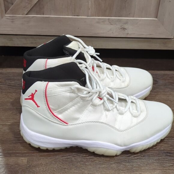 Jordan 11 Retro Platinum Tint - Picture 4 of 10